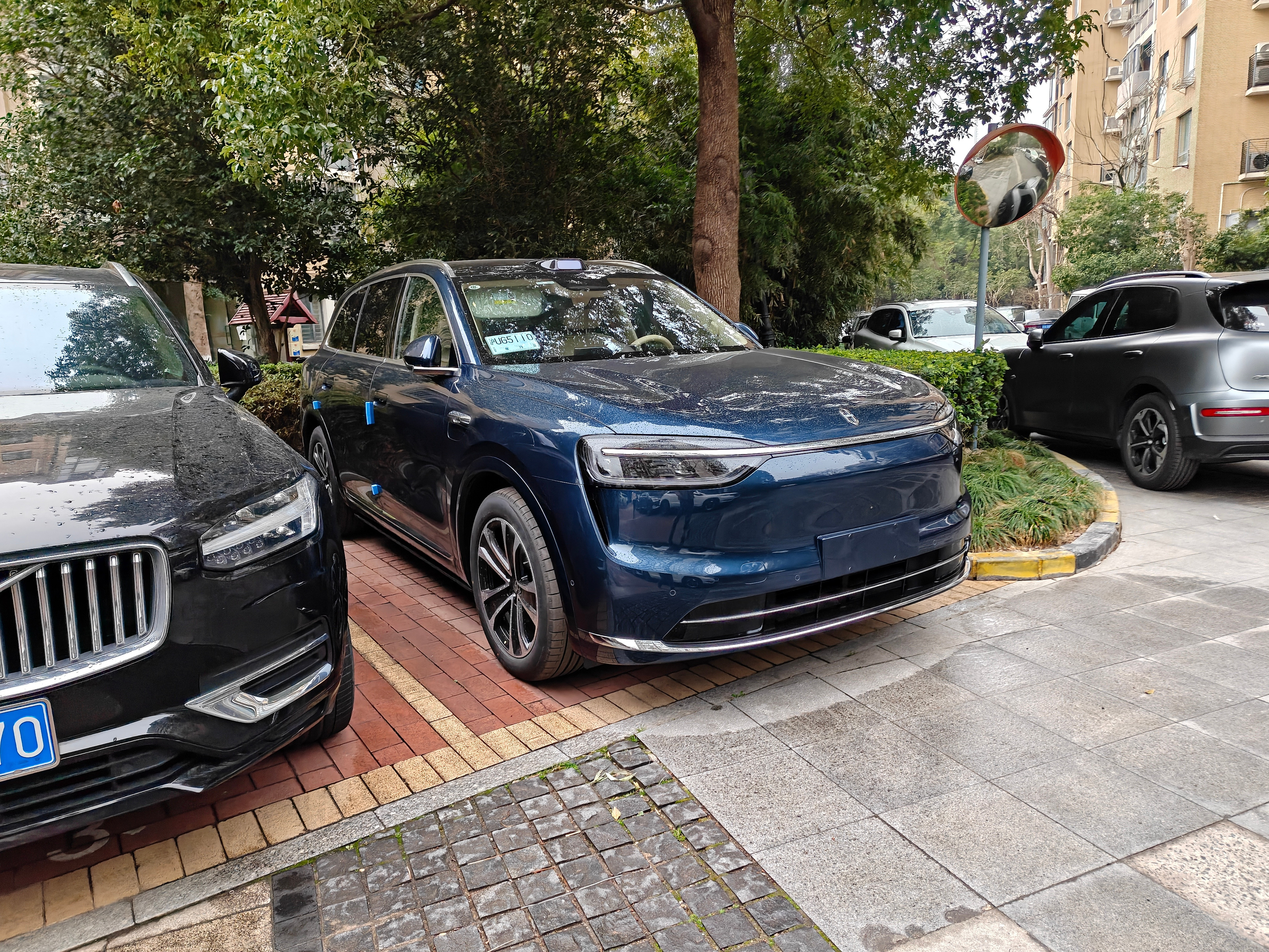 邻居提了台问界M7，牌都还没上，这颜值怎么样