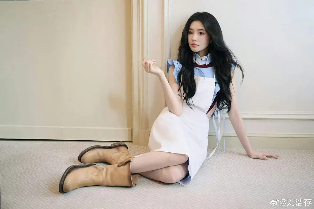 刘浩存真的太适合穿miu的衣服了，真的很美