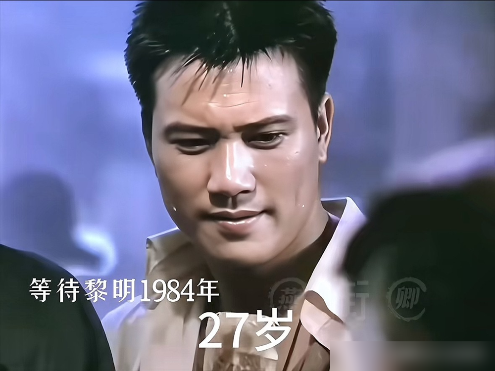 周润发被万梓良逼到私下找导演告状，说你演成这样，我怎么接。王晶在节目里亲口爆的料，拍《江湖情》那会儿