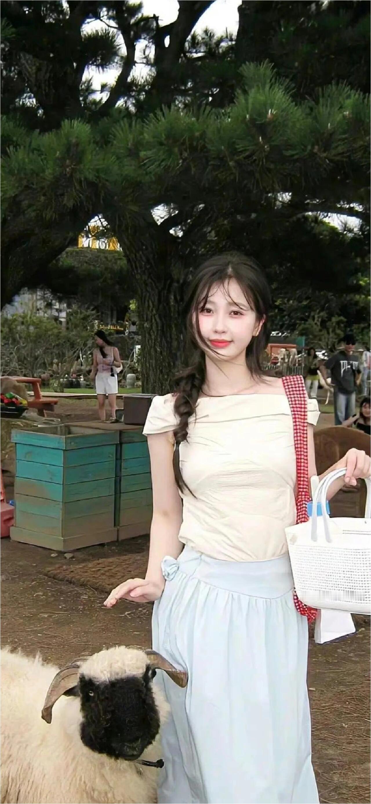 虞书欣种地吧路透好辣啊啊啊啊虞书欣