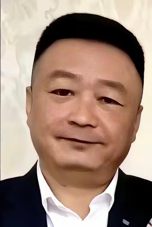 金毛他爹老金毛眼睛都哭肿了，他一个人在家带三岁的孙子才知道儿媳妇和媳妇的不容易，