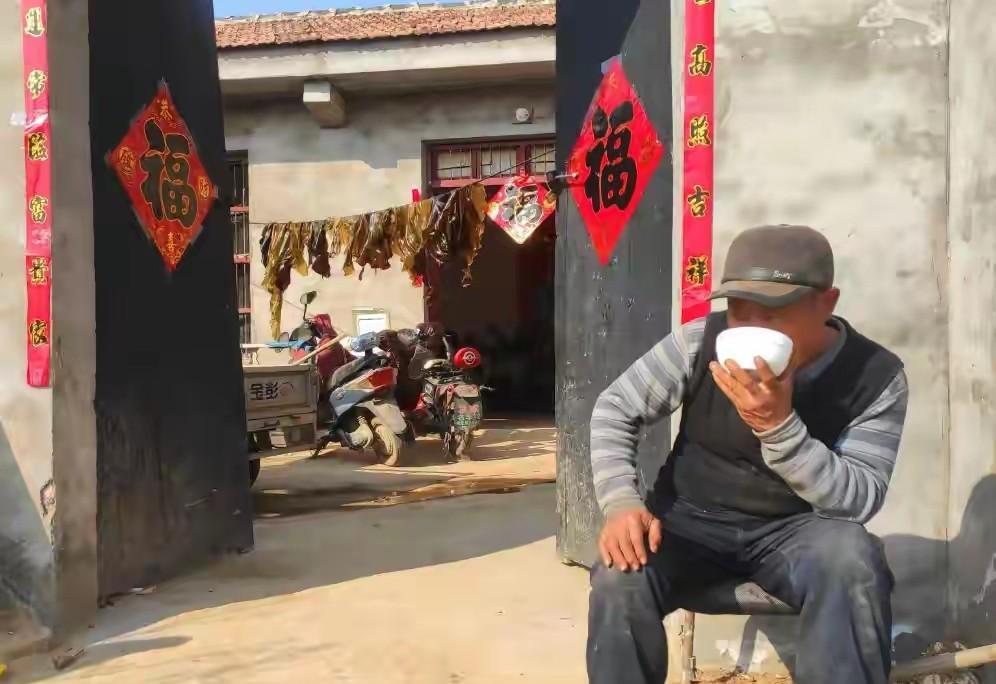 你们有没有发现这样一个现象，在农村有两个儿子娶不上媳妇儿的？父母都是抬不起头来的