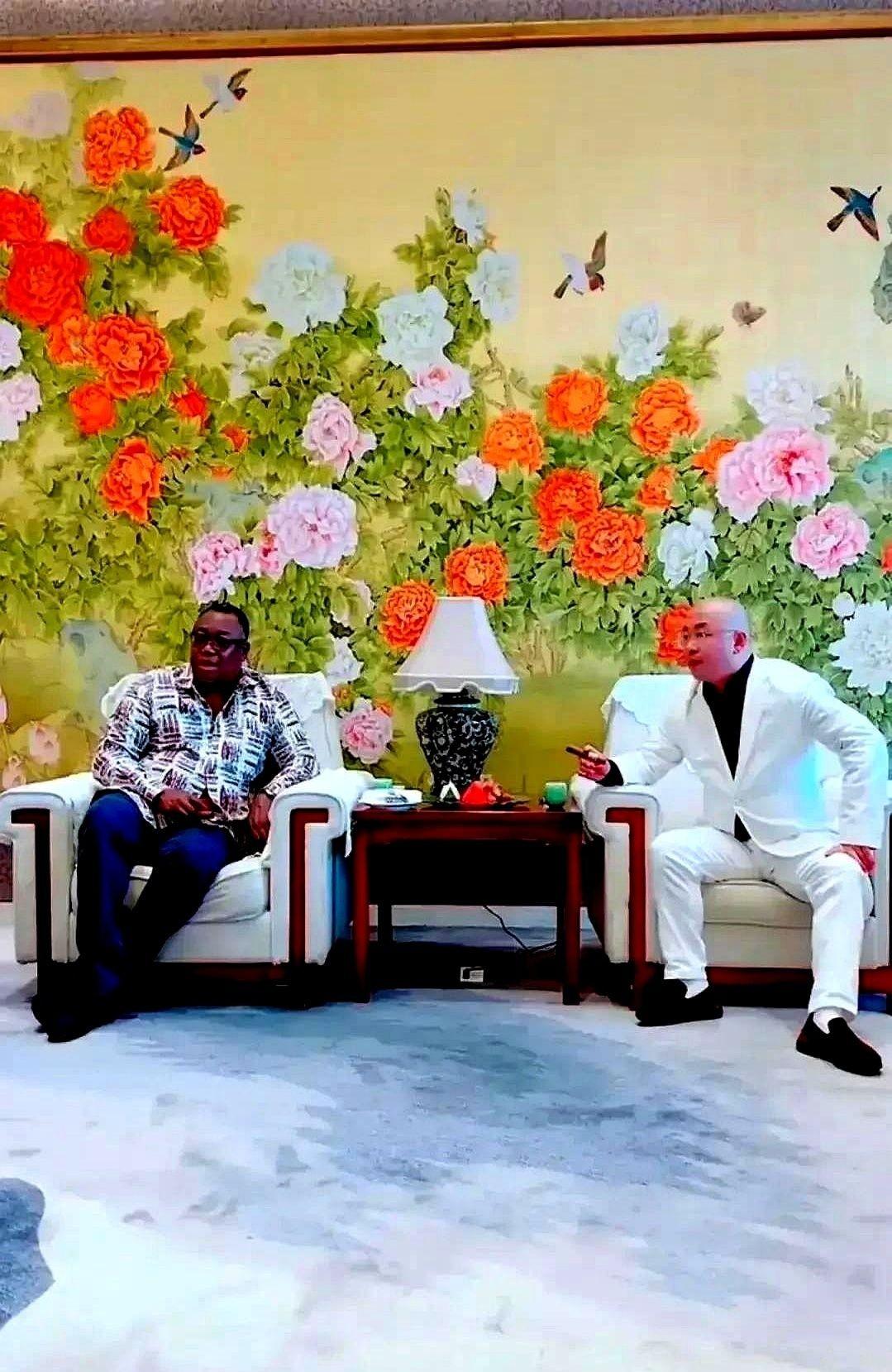 “东方阿保”出事了。要判好多年，二十五年起步吧好像！直播圈都慌了，之前拿过他