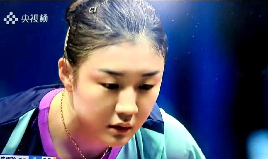 我在网上偶然发现了陈梦的这两张照片，这是不是可以算得上是陈梦最美的照片？这是比