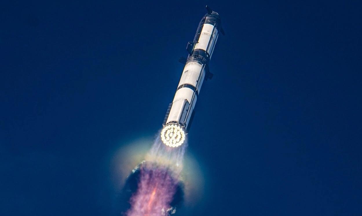 人类历史上体量最大的火箭成功进入太空。SpaceX完成了史上最大的星际飞船的第