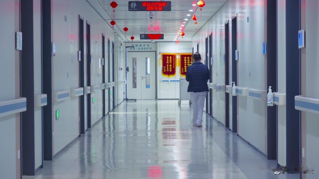 黑龙江哈尔滨，独生子未婚未育，因病住院期间，无法忍受病痛折磨，反锁病房的门而后自