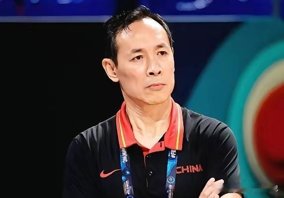 北京男篮管理层已经坐不住了，开始考虑换帅了！89-85北京险胜江苏，尽管比赛赢