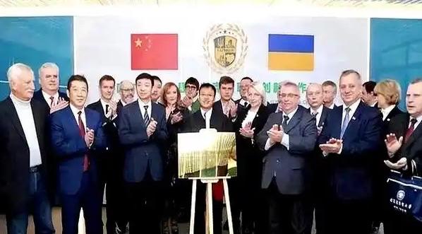 三十年前他们帮了中国，如今中国用行动还了这份情！上世纪九十年代，中国军工正卡在最