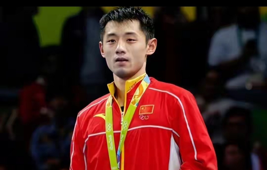 真不知道张继科是怎么想的，退役之后仍然对自己在国乒的遭遇耿耿于怀，称自己正值巅峰教练被换，就像准备高
