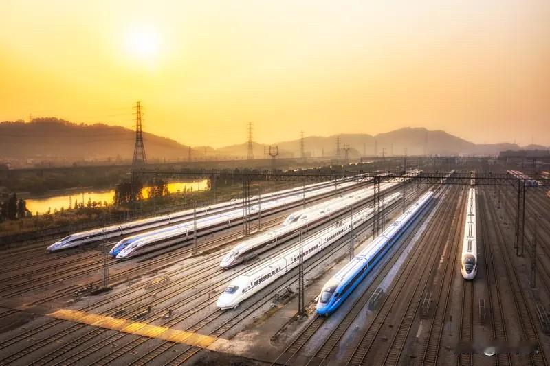 判断一个人能不能深交，别看他说了什么，要看他“讨厌”什么。人品过硬的人，骨子里往