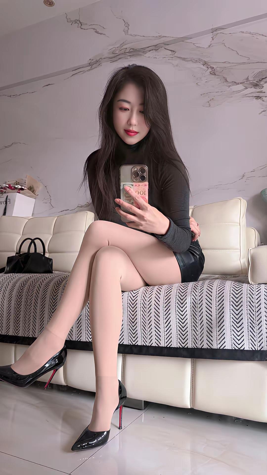 优雅自拍，时尚穿搭，自信满满！