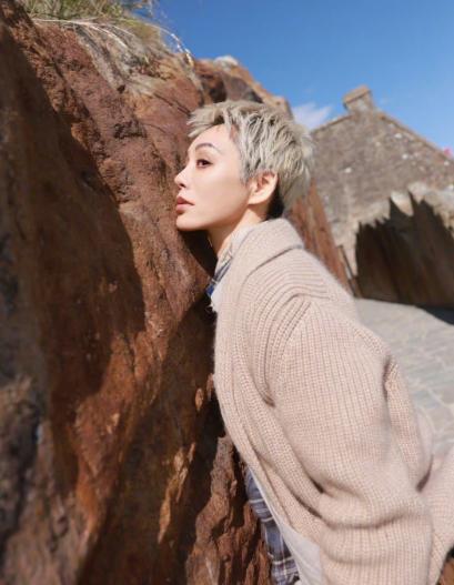 终于懂了，为啥宁静家娃没“青春期炸毛”！宁静这人吧，从小在贵州长大，早早就闯荡