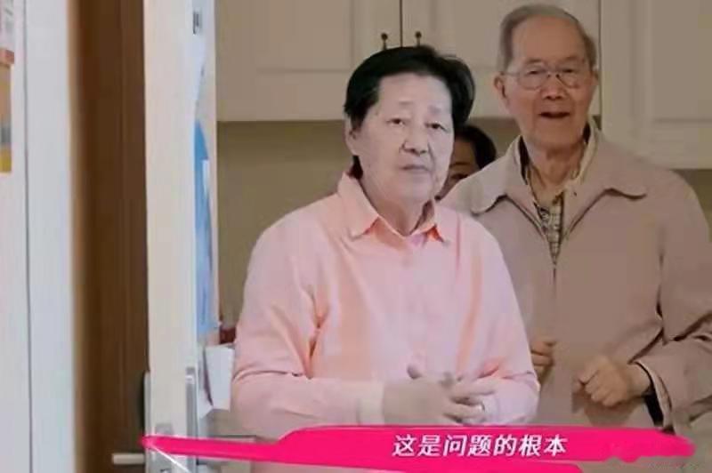 王琳空手探望妈妈，全程零接触，自曝受不了妈妈一点！网友：她儿子受不了她，她受不了