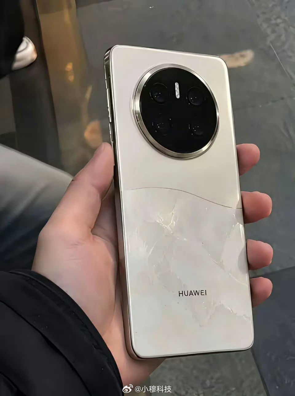华为Mate90系列预计9.23发布本次分为四款：华为mate90，麒麟9030