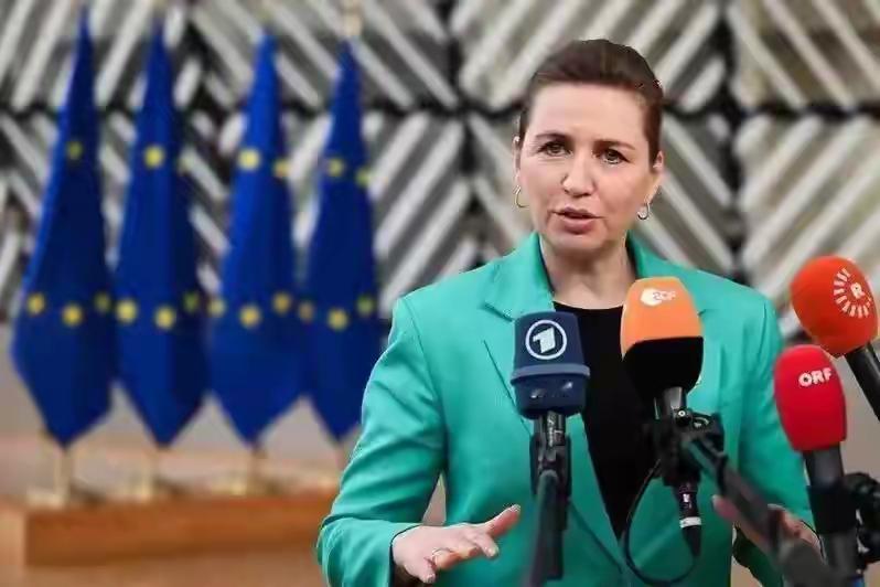 俄：真的是笑死我了中：又有啥笑话了吗？俄：还是丹麦，这简直是乐死人了中：他