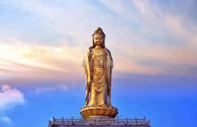 菩萨庇佑，佛光加持，无论情感，事业，财运上都能广结善缘，自此人生一顺百顺。