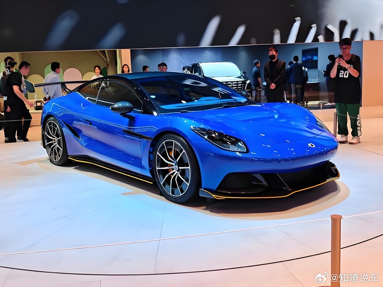 腾势全新超跑亮相，方向盘可折叠+易三方，命名权给网友腾势汽车总经理李慧3月20日