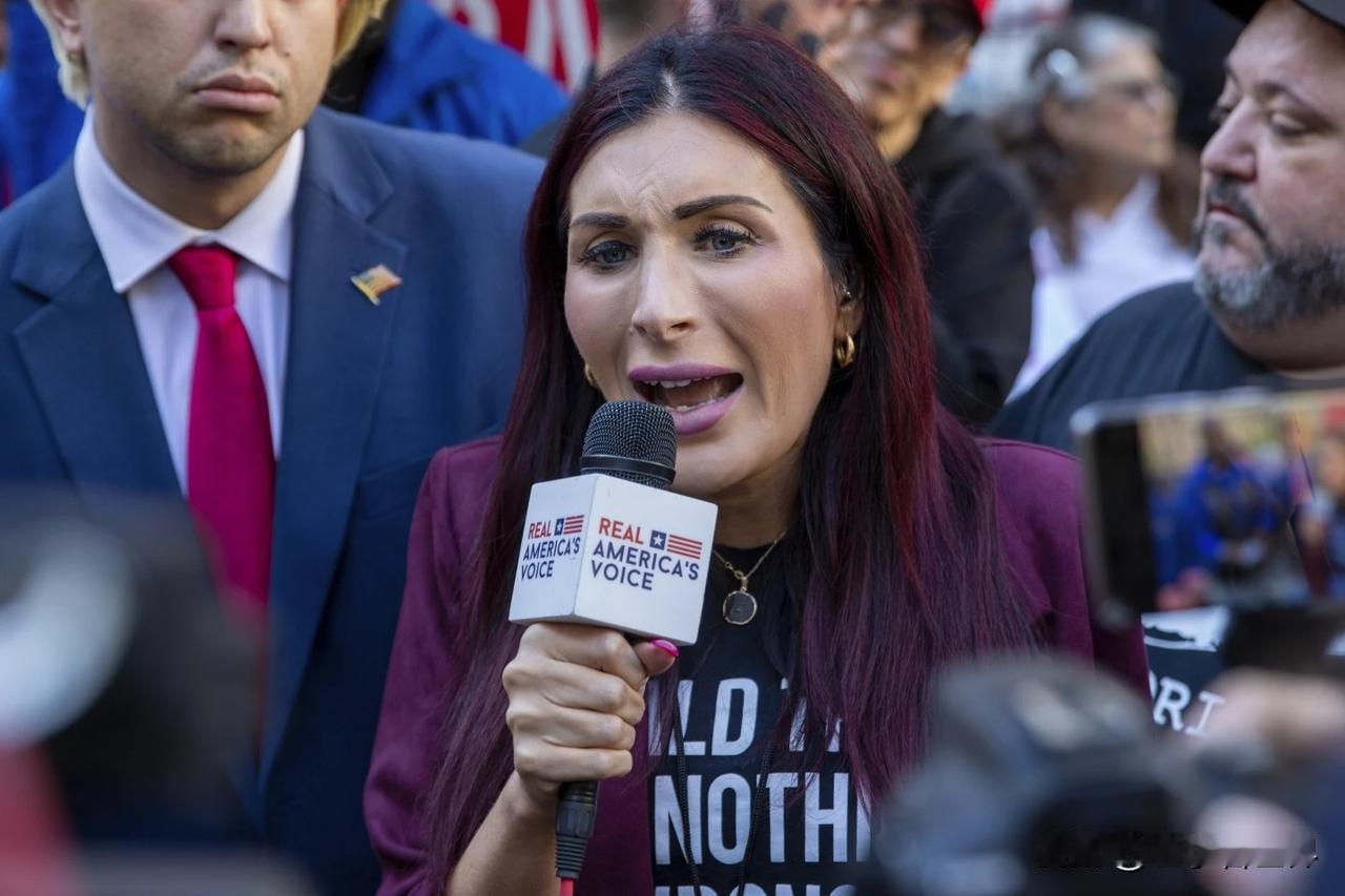 【最新消息：美国极右翼活动家卢默就特朗普前政治盟友格林的辞职发表评论】华盛顿时