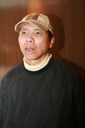冯小刚拒不认错！近日，冯小刚正面回应了当年闹得沸沸扬扬的“垃圾观众”论调，