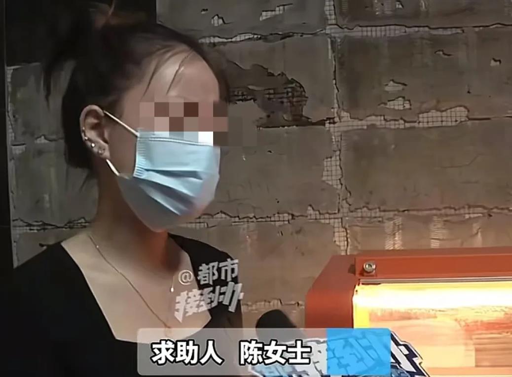 河南郑州，女子花58000元买了16台烤肠机，商家给她发了6台机器，说卖够30万