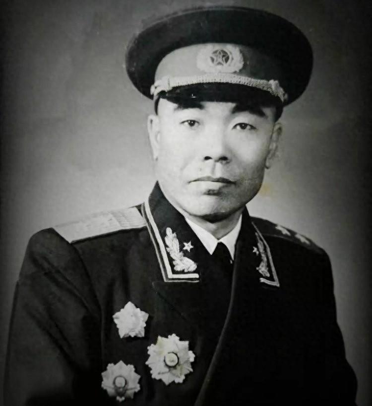 当败退台岛的老蒋，听到曾泽生在朝鲜战场上把美军打得落花流水时，他怎么也想不通，那