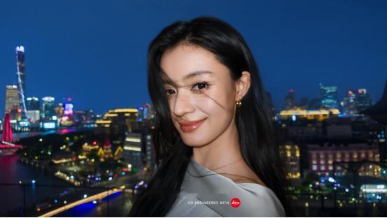 影石今晚正式发布自家首款手持云台相机LunaUltra，定位旗舰级双摄云台相机