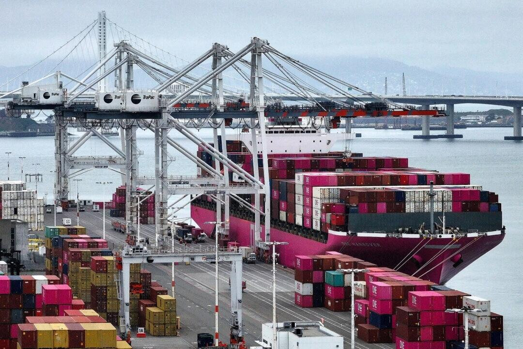 美国5月关税收入230亿美元破纪录，因进口减少4月逆差大降5月大部分关税发生在5