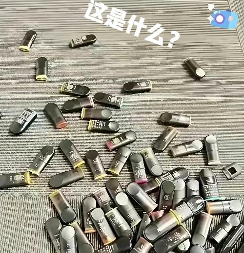 网友在打扫女儿房间时发现的东西，愣是看了半天没看懂是什么，挺好奇的！特意发上网让