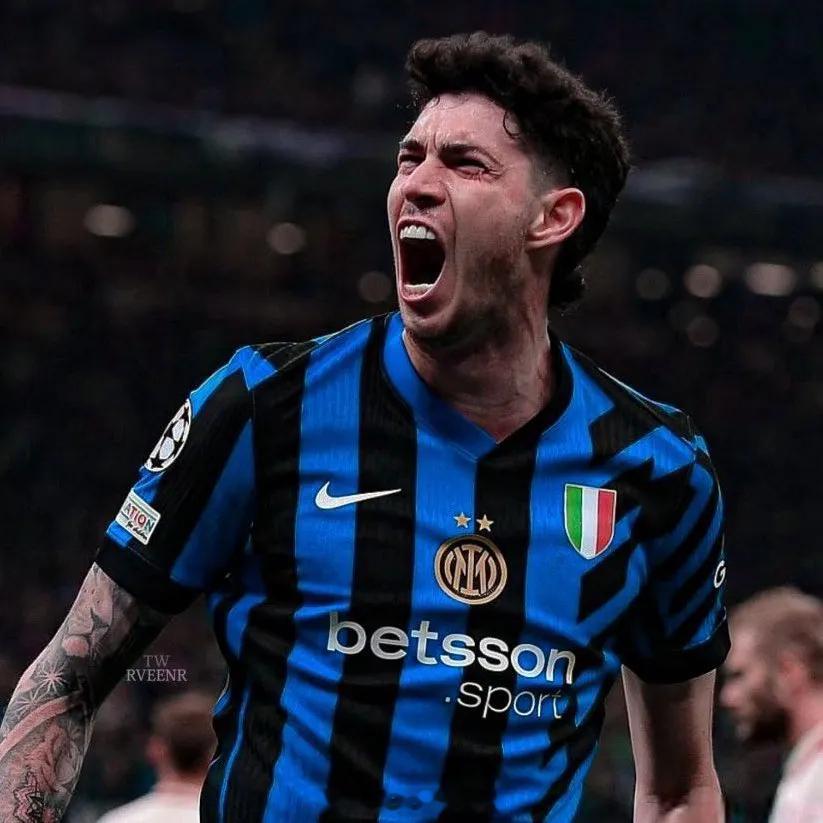 国米总监奥西利奥近日接受采访时谈到了巴斯托尼和巴萨的传闻。他表示：“如果有球队想