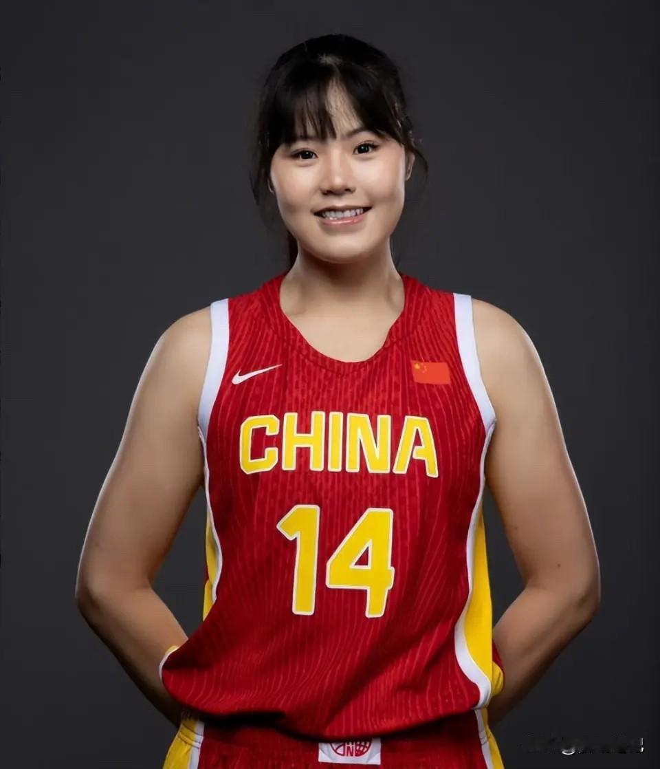 北京时间9月2日，中国篮球之队正式官宣了2026年女篮世界杯的12人大名单，主力