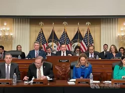 美国众议院出台阴狠法案，扬言一旦我方武力收台，就曝光国内精英全部在美资产，妄图以