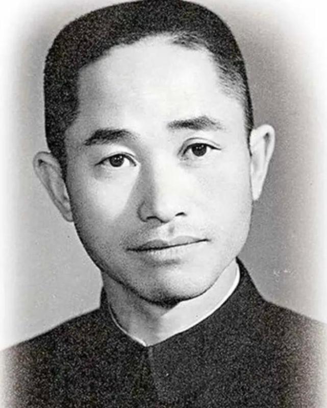 1951年，抗美援朝战役，彭德怀命蔡长元以死抗敌，谁知蔡长元转头就下令解散军队，