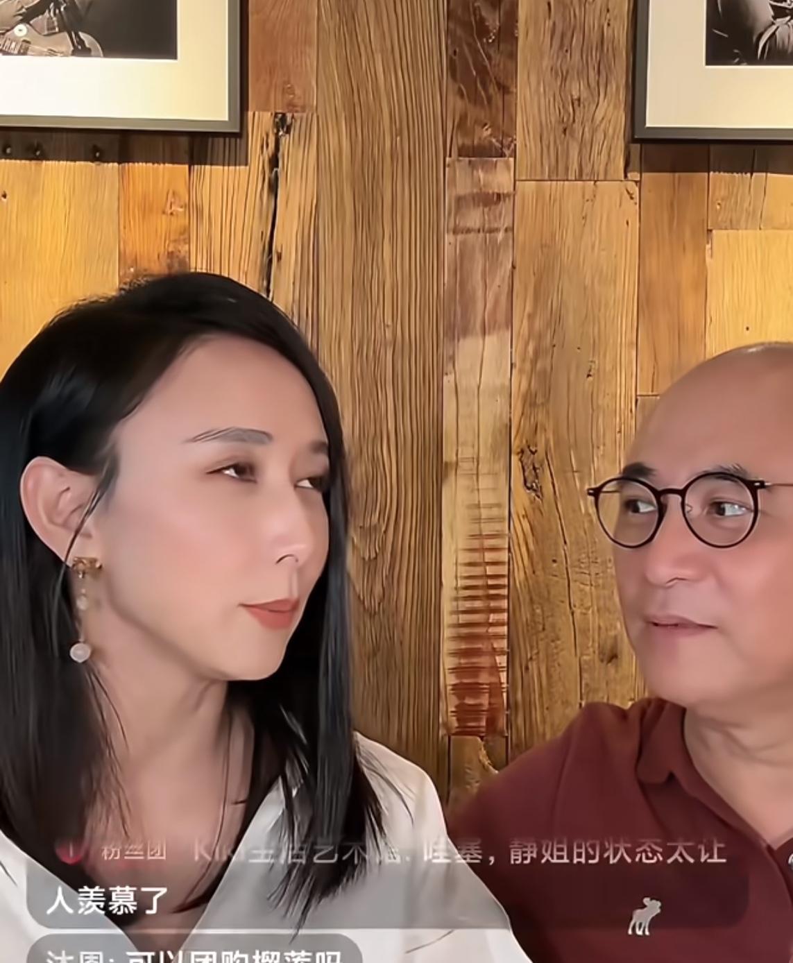 静老公综艺没录够，希望原班人马可以再录一次。哈哈哈，胡静的老公很有意思，上了一