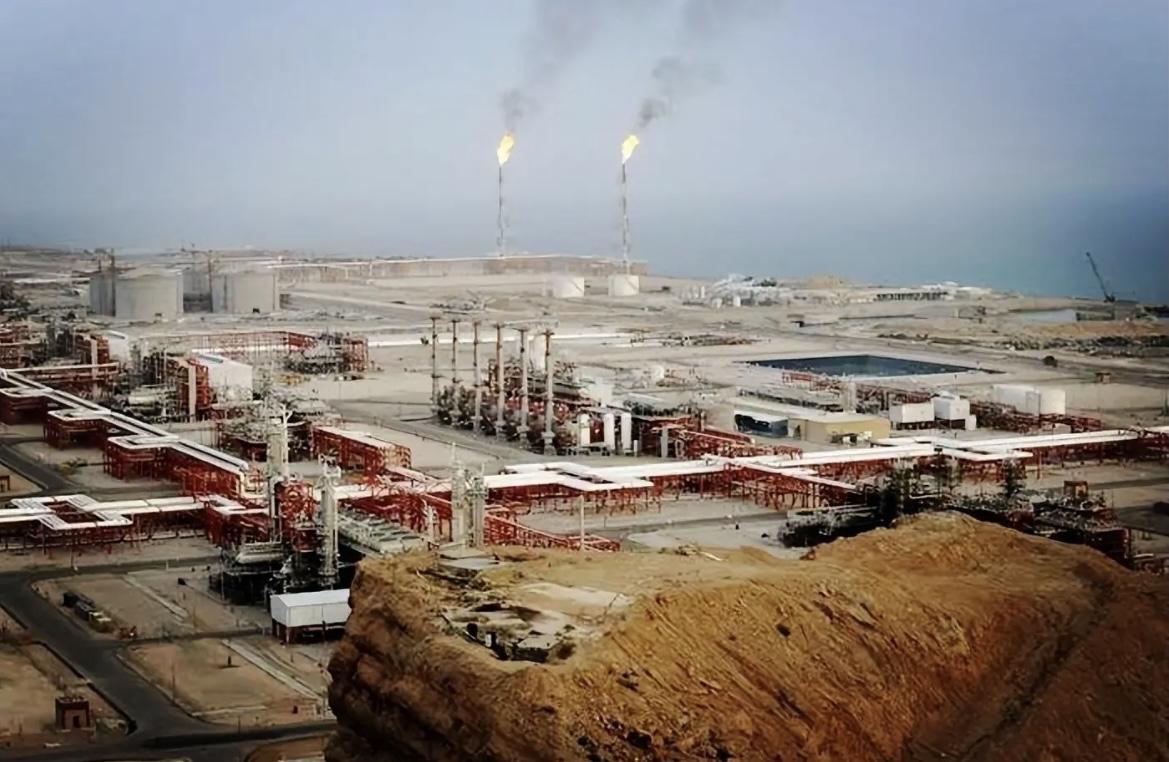 截至今日，美伊以战争已经打了21天！各大炼厂低价原油大多已用尽，油价一路走高，