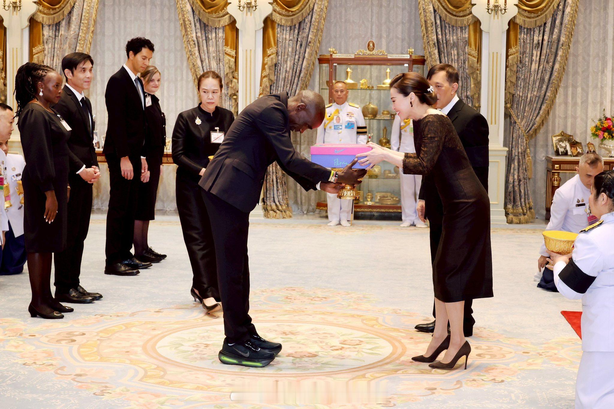 王室王室泰国王室素娘娘2025年11月28日，狗哥素娘娘会见肯尼亚运动员代表团