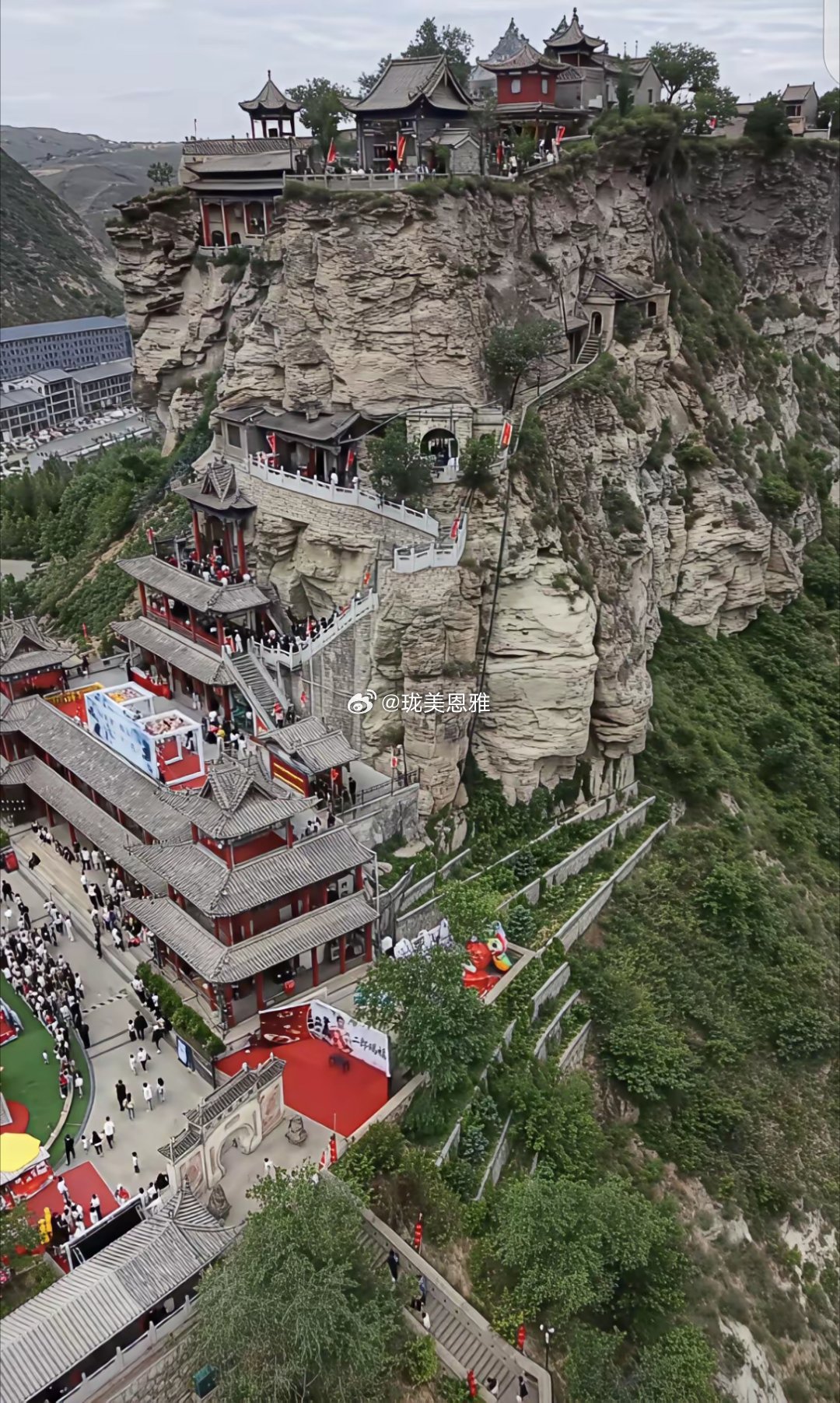 号称“小华山”，地址在神木……