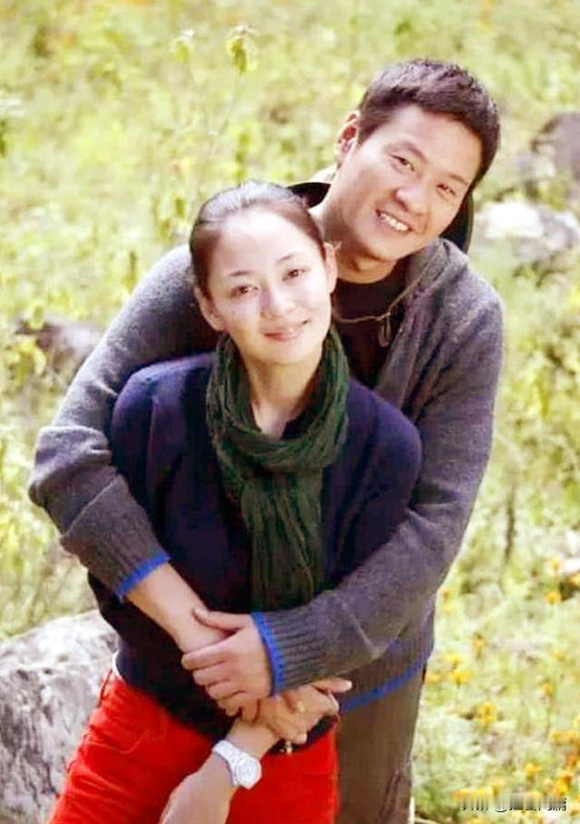 连奕名和前妻陈佳妍（原名陈实）的女儿，已经长这么大了。大名连环画，小名画画，