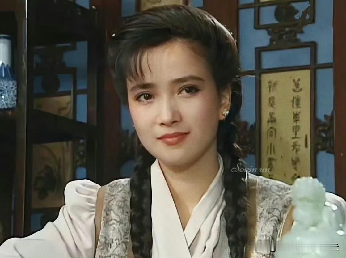 营销号说的不是全部。不是何晴晚年穷困潦倒，而是很多人根本看不懂她选择的生活。那