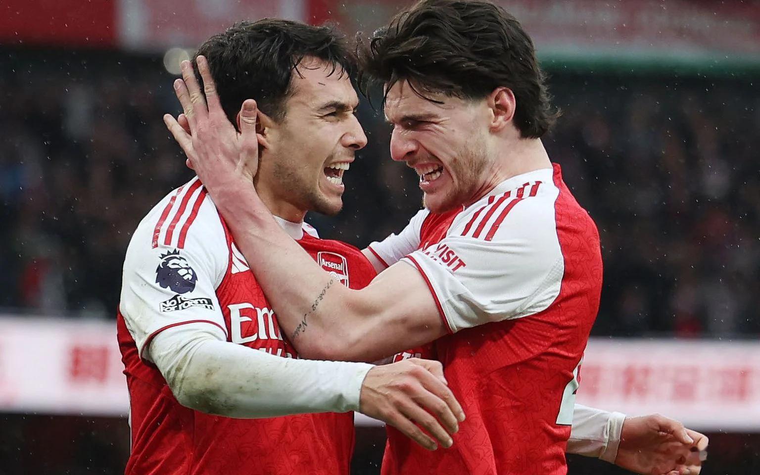 阿森纳3比0桑德兰阿森纳到底踢的是433还是4231？阵型在比赛过程中会随时演