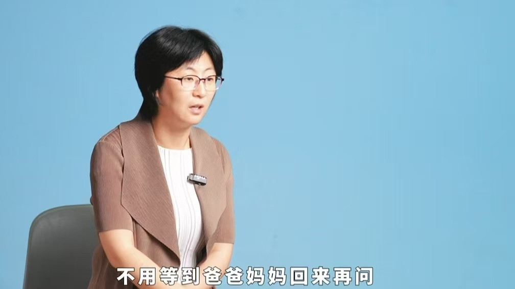 北京小学生说三年级太难了稚嫩童声满是困惑海淀小孩锐评三年级英语则从学科切入，让