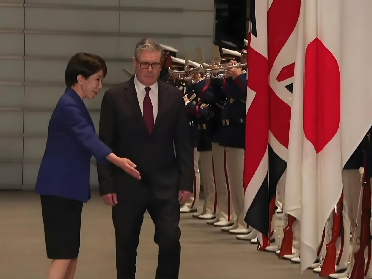 斯塔默访日来去匆匆5小时，你就私人去下个馆子时间也不一定够用吧？怕高市早苗下套！