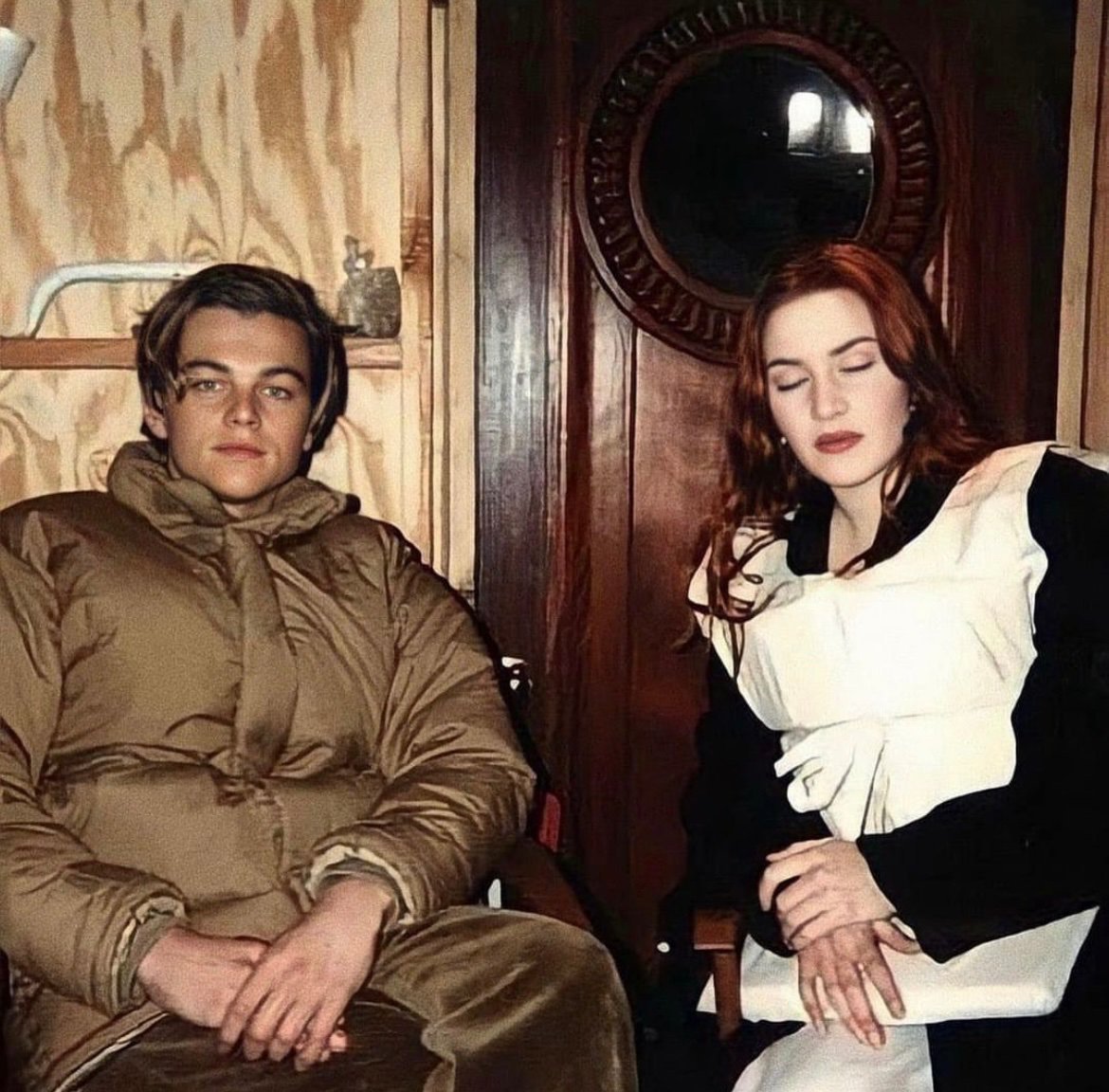 《泰坦尼克号》（1997）片场的莱昂纳多·迪卡普里奥与凯特·温斯莱特