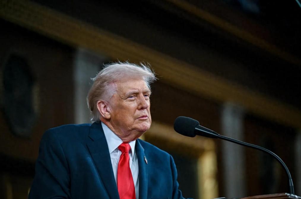 特朗普真得气急败坏了，忍无可忍无须再忍。他说：我们在日本驻兵4.5万，在韩国