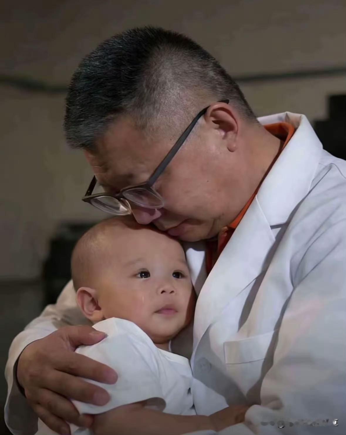 法医刘良是真的再也闲不下来了！不是年纪大闲不住，也不是工作清闲没事做，而是他肩