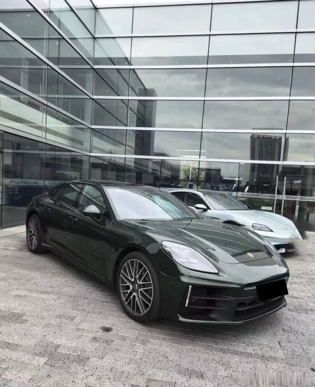 24款Panamera4行政加长版求伯乐，橡树绿-千鸟格，25年5月上牌，70