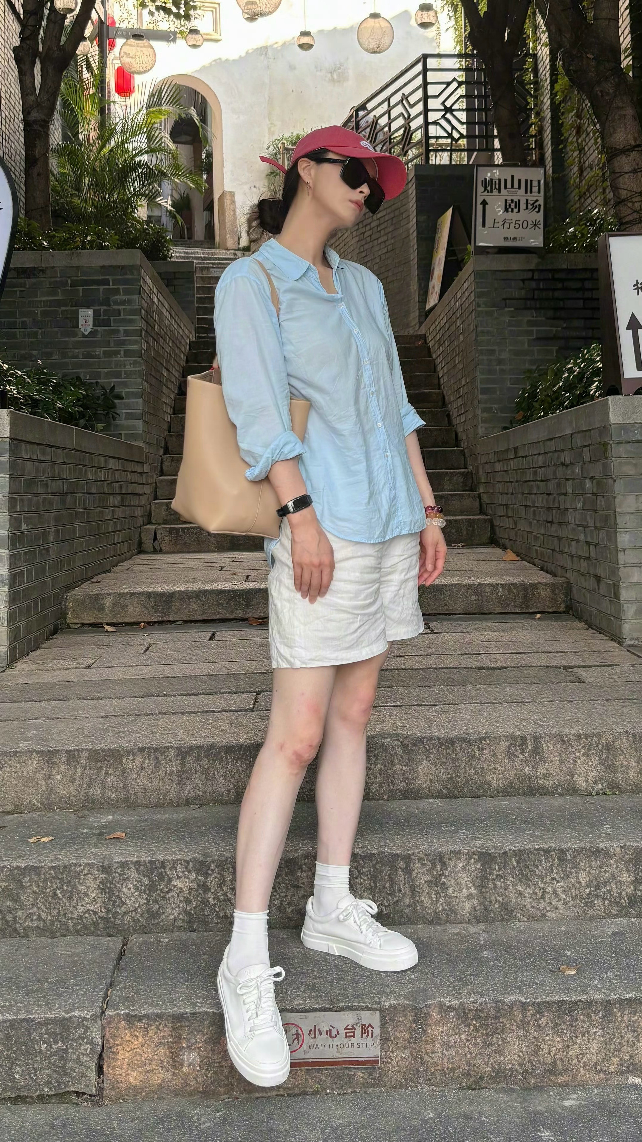 谁敢想蒋欣穿的是同一件衬衫😯😯😯谁敢想蒋欣穿的是同一件衬衫蒋欣同一件衬衫胖