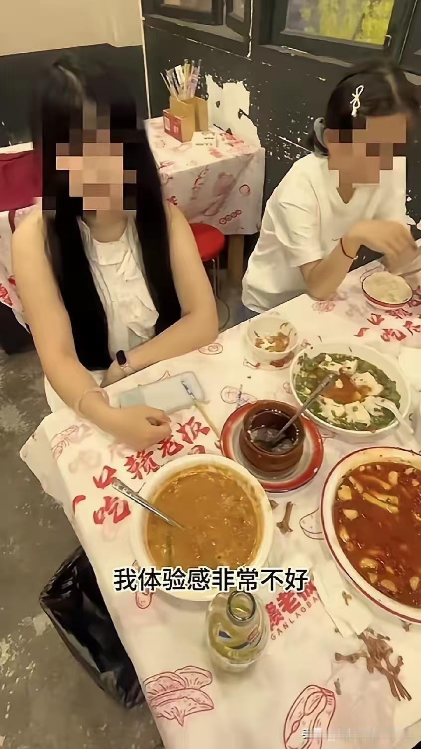 太嚣张！探店白嫖的风吹到了南昌，两女子吃完一桌饭菜以口味不习惯为由让老板
