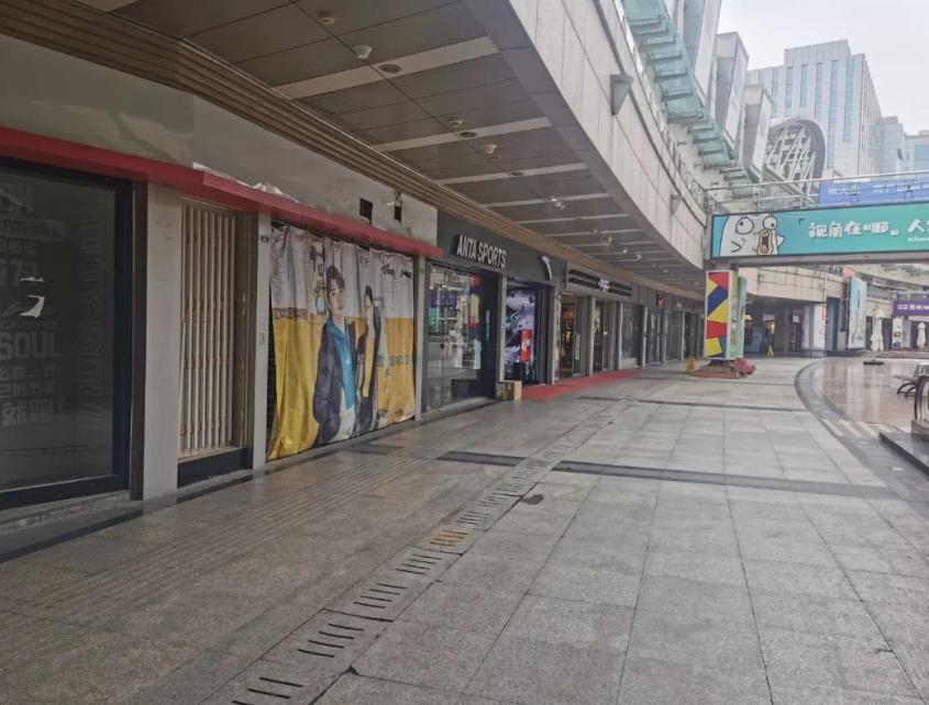 现在越来越多商铺空置是什么原因？一提起这个，很多人第一个想到的就是租金太贵。