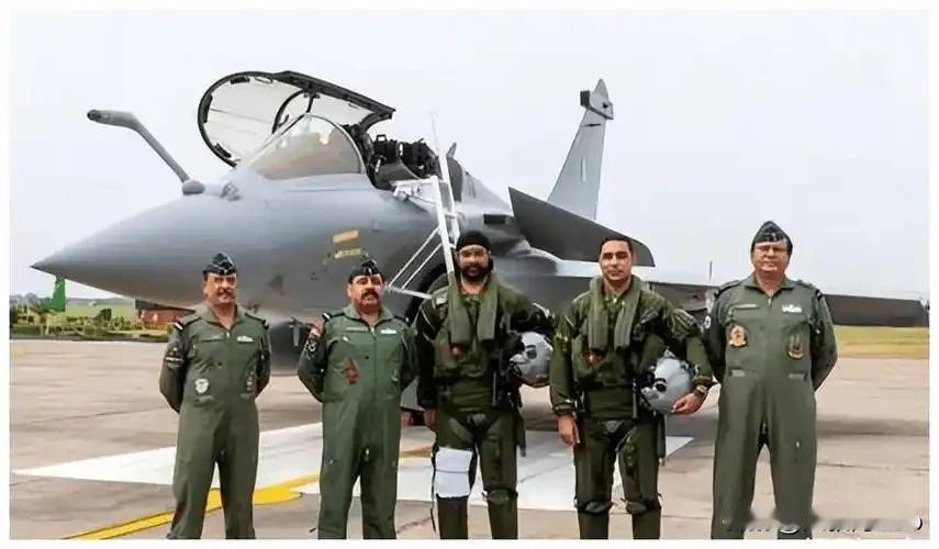 印度阵风复活玩得溜,编号一换就成没被击落?最近印度空军玩了个魔术,让被巴基