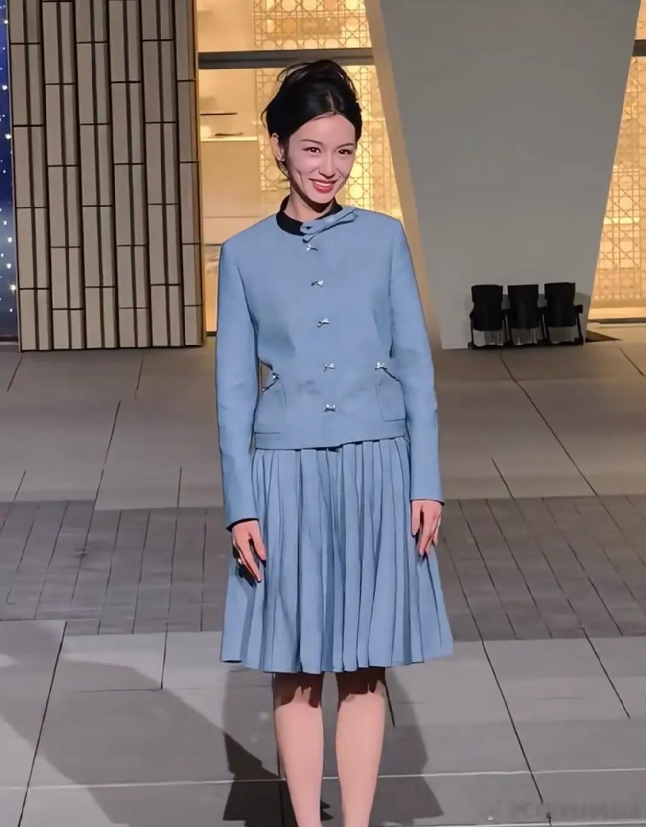 郭宇欣周也两次撞衫对比短剧女顶和95顶美谁的演绎更符合品牌调性